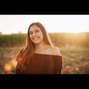 Meet your Posher, Corina